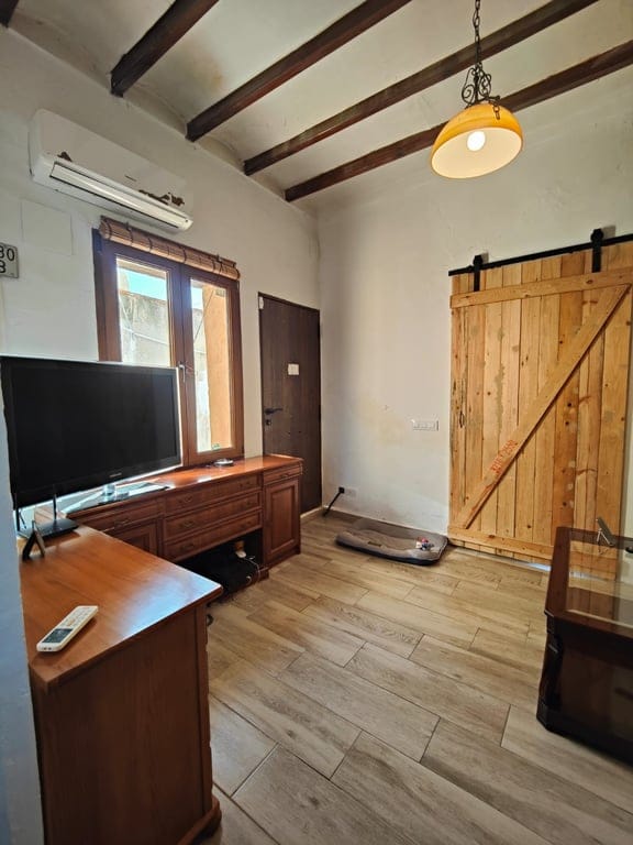 12,137 m2 plot with a habitable rustic house and beautiful views of the sea and the Peñón de Ifach - Benissa - Foto 9