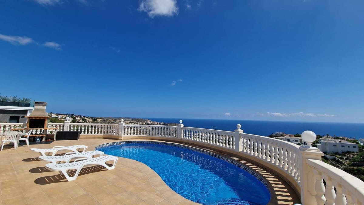 De Piek van Mediterraanse Luxe: Zonne-energie Villa met Ongeëvenaarde Zeezicht in Cumbre del Sol - Foto 3