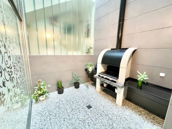 Ruimte, Licht en Ontwerp in een Uniek Huis in Pego - Foto 10
