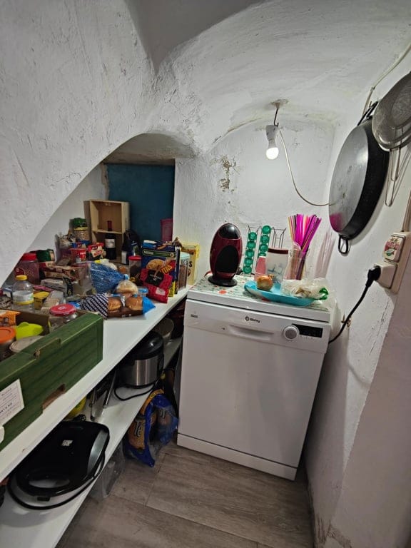 12,137 m2 plot with a habitable rustic house and beautiful views of the sea and the Peñón de Ifach - Benissa - Foto 18