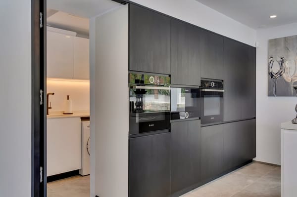 ¡Espectacular villa (2023) con privacidad y materiales de alta calidad! - Foto 28