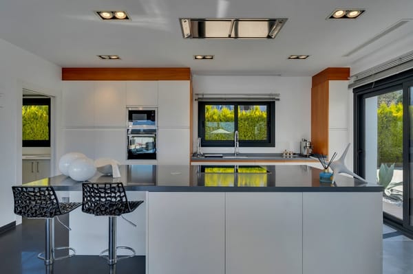 Exclusiva villa moderna con impresionantes vistas abiertas en una demandada zona de Jávea - Foto 21