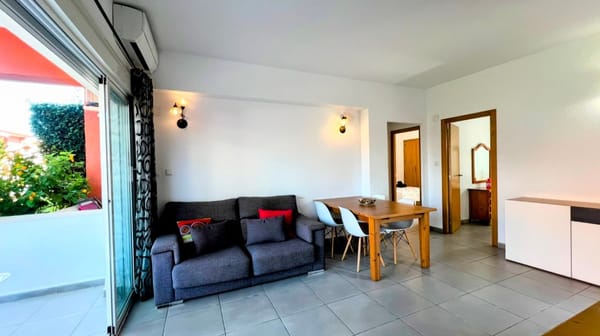 Elegante apartamento de 3 habitaciones con terraza y parking a solo 250 m de la playa. - Foto 8