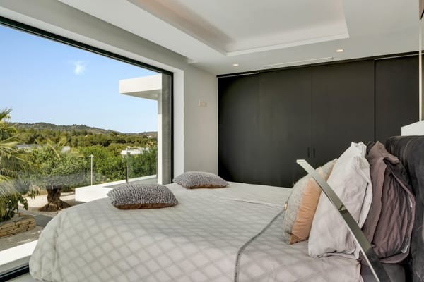 ¡Espectacular villa (2023) con privacidad y materiales de alta calidad! - Foto 38