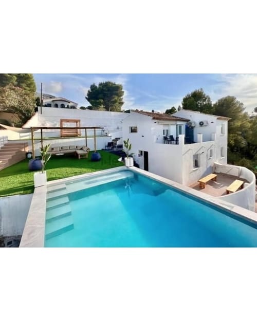 Villa Reformada con Vistas al Mar y Montaña – Dénia, Alicante