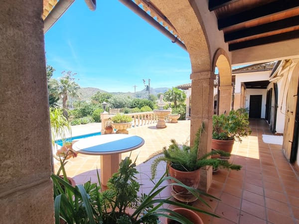 Charmante Villa mit Pool, Garage und zusätzlichem Baugrundstück in La Sella - Foto 14
