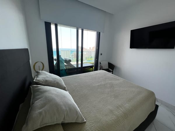LUJO EN BENIDORM: Apartamento 9ª Planta, 2 Dorm, 2 Baños con Vistas Panorámicas al Mar - Foto 9