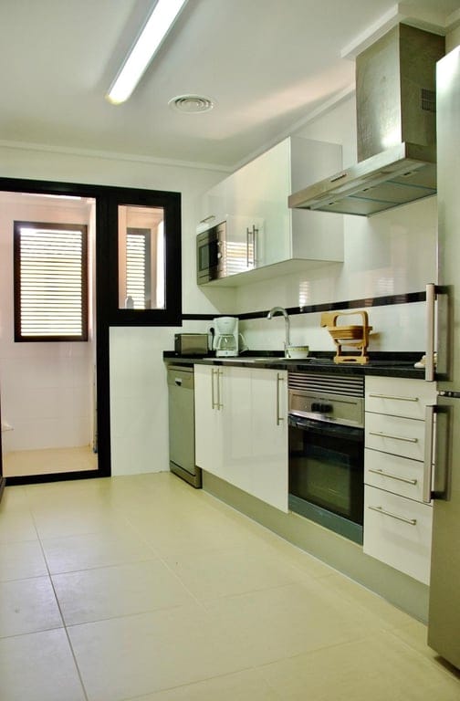 APARTAMENTO DE LUJO CERCA DEL PUERTO DE JÁVEA: COMPLEJO PRESTIGIOSO, PISCINAS CUBIERTAS Y AL AIRE LIBRE, GIMNASIO Y PISTA DE PÁDEL - Foto 14
