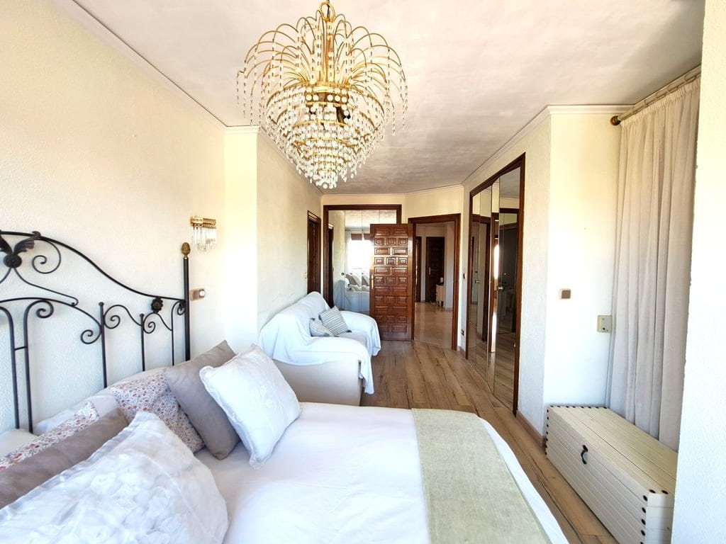 Penthouse with a large terrace and pool for sale in Dénia beach. - Foto 17