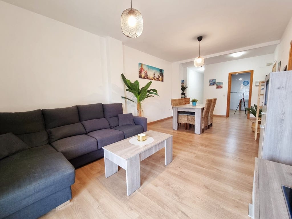 Bright apartment with 3 bedrooms and south-facing terrace in Jalon - Foto 2