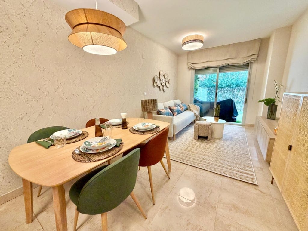 Renovated 1-bedroom apartment in Denia with a communal pool. - Foto 2