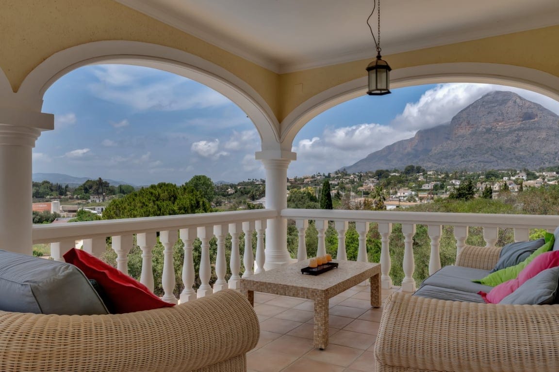 Villa met vrij uitzicht in een rustige omgeving dicht bij het centrum van de stad Jávea - Foto 4