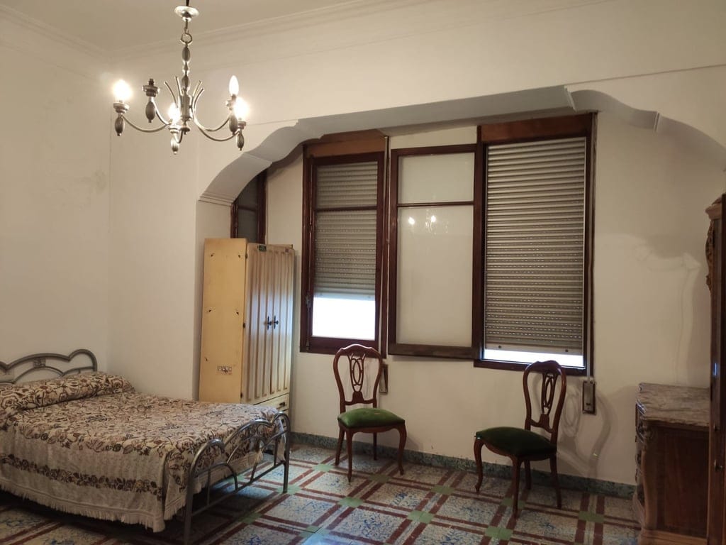 Unique Opportunity: Large Traditional Village House in Central Pedreguer - Foto 8