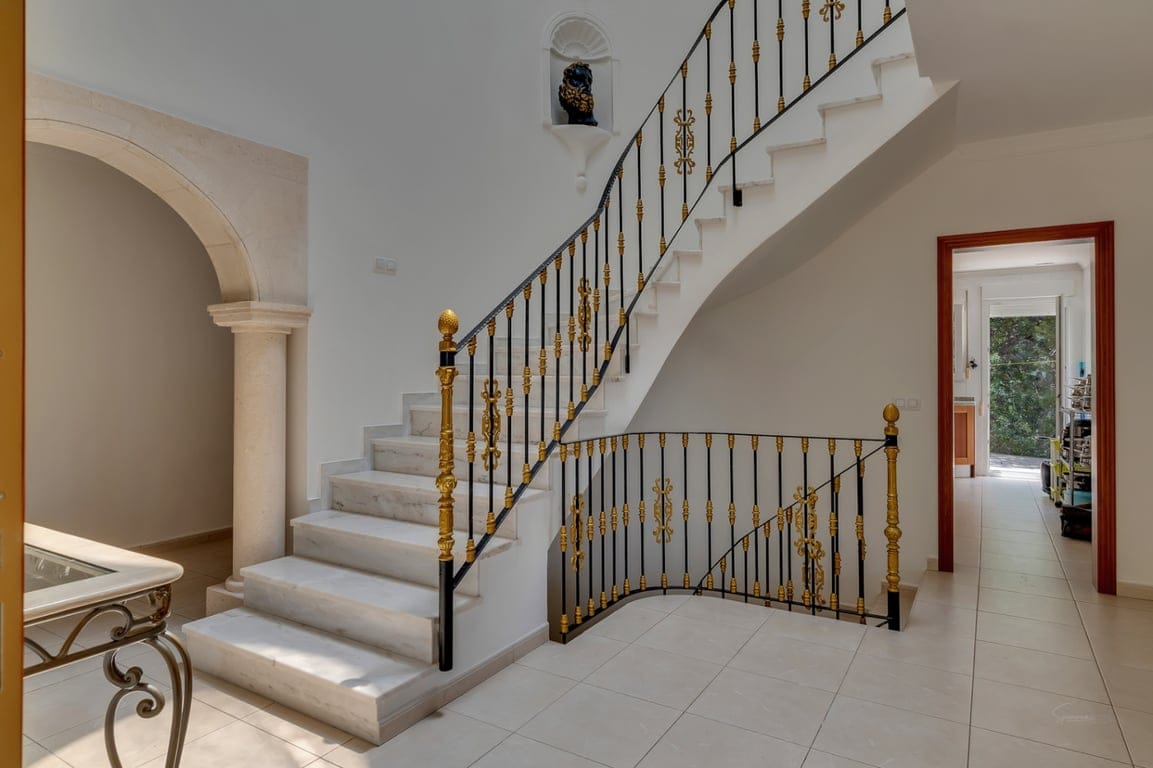 Villa met vrij uitzicht in een rustige omgeving dicht bij het centrum van de stad Jávea - Foto 10