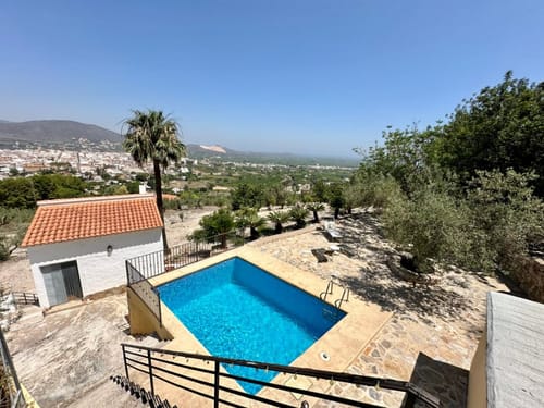 Rustic finca with good views in Pego