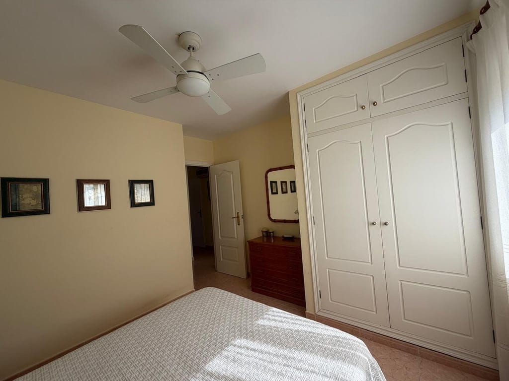 Ground floor with private garden for sale with 2 bedrooms in Playa de les Marines, Denia. - Foto 22