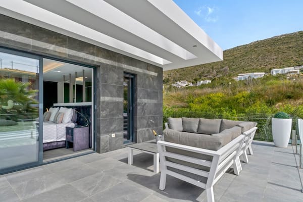 ¡Espectacular villa (2023) con privacidad y materiales de alta calidad! - Foto 46