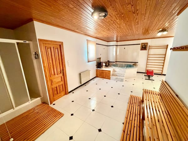 Herrenhaus im Zentrum von Pego: Raum, Privatsphäre und eine exklusive Oase - Foto 42