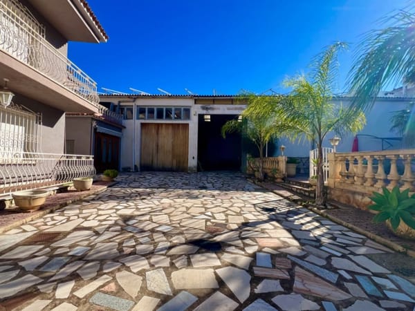 CHALET CON PISCINA, PARKING Y NAVE INDUSTRIAL EN VENTA - Foto 5