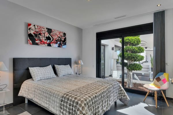 Exclusiva villa moderna con impresionantes vistas abiertas en una demandada zona de Jávea - Foto 47
