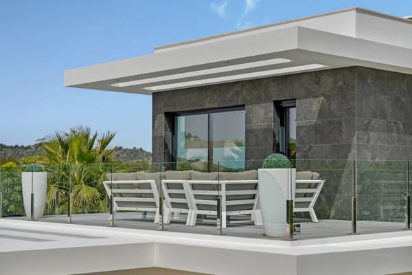 ¡Espectacular villa (2023) con privacidad y materiales de alta calidad! - Foto 44