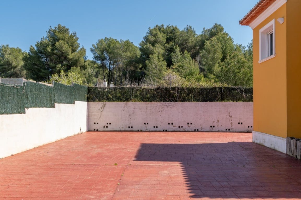 Villa in einer außergewöhnlichen ruhigen Lage, mit weitem Blick und großem Potenzial. - Foto 40