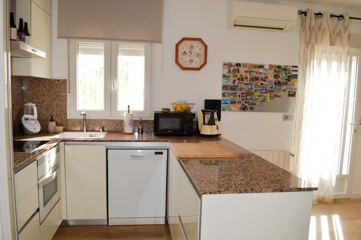 4 bedroom villa in Las Marinas, in the area of Las Brisas - Foto 11