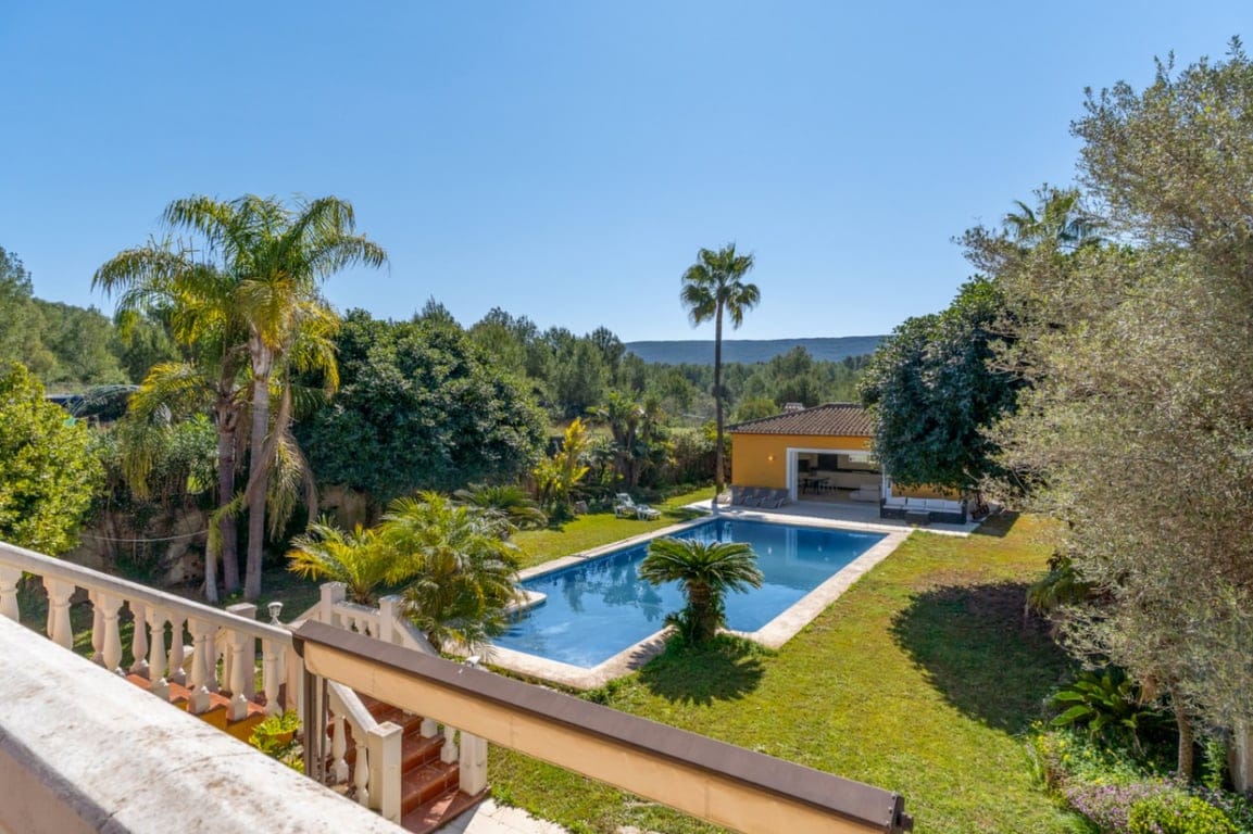 Villa in einer außergewöhnlichen ruhigen Lage, mit weitem Blick und großem Potenzial. - Foto 5