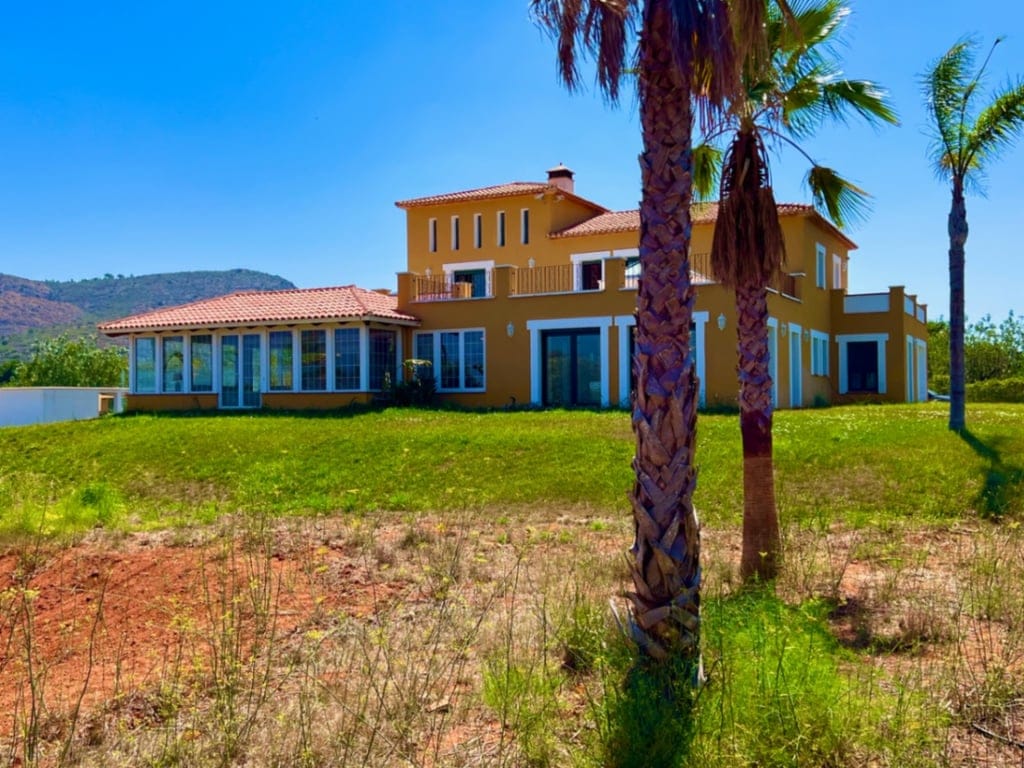 Luxuriöse Villa in der Nähe des Golfclubs in La Sella.