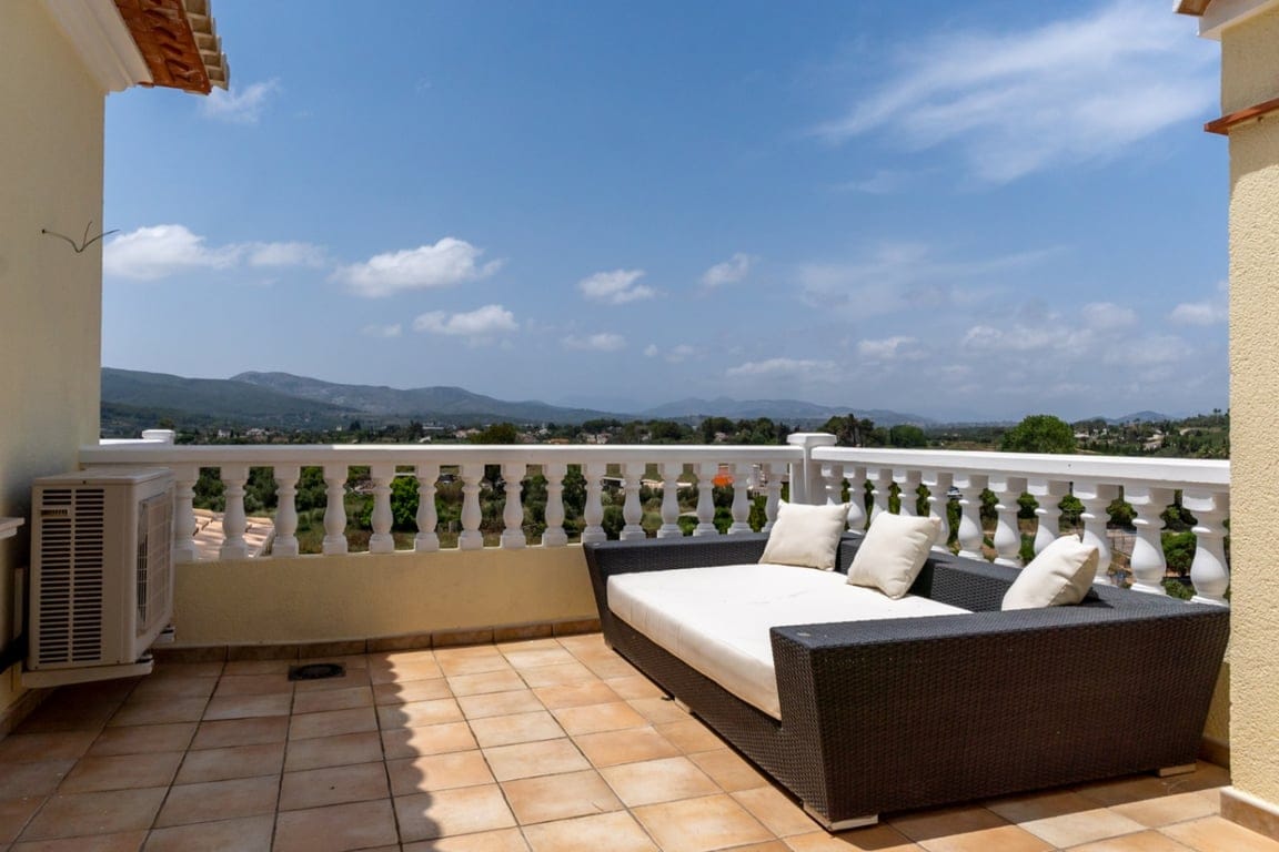 Villa met vrij uitzicht in een rustige omgeving dicht bij het centrum van de stad Jávea - Foto 39