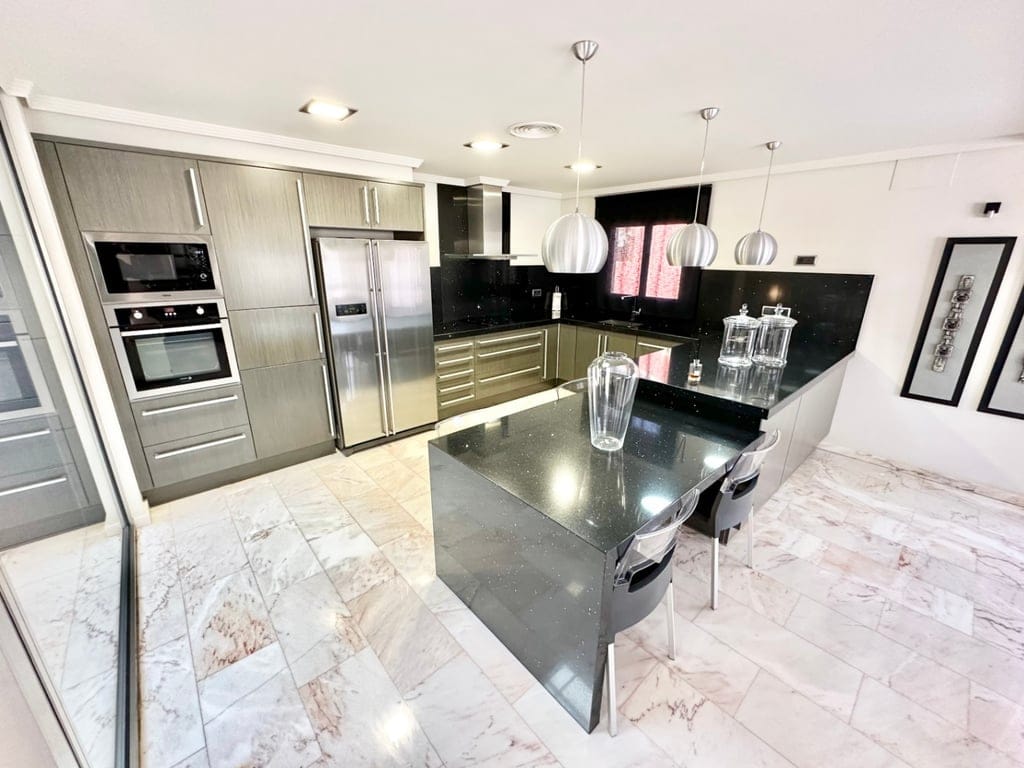 Raum, Licht und Design in einem einzigartigen Haus in Pego - Foto 21