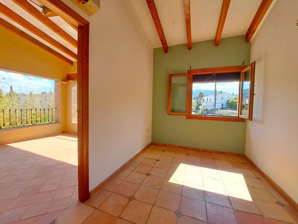 Family villa with pool for sale in Orba - Foto 33