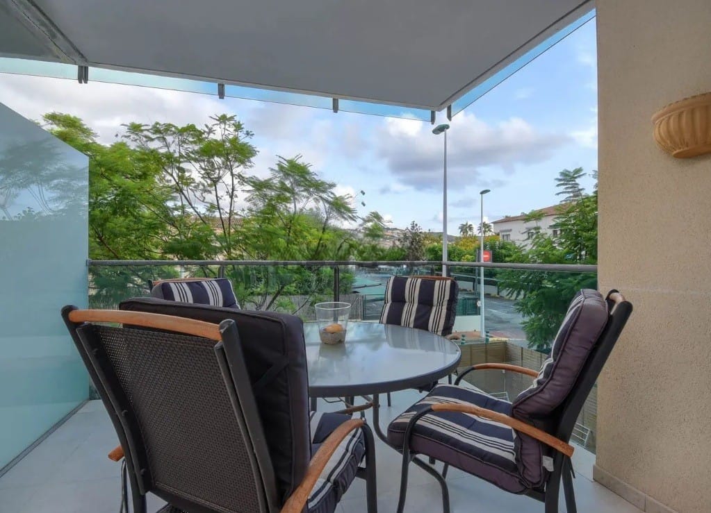 Nowoczesne mieszkanie z 3 sypialniami przy Alei Auguście, Jávea | Zaledwie krok od morza