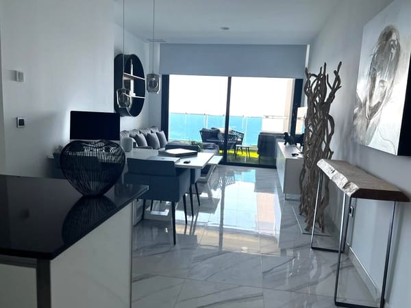 LUJO EN BENIDORM: Apartamento 9ª Planta, 2 Dorm, 2 Baños con Vistas Panorámicas al Mar - Foto 3