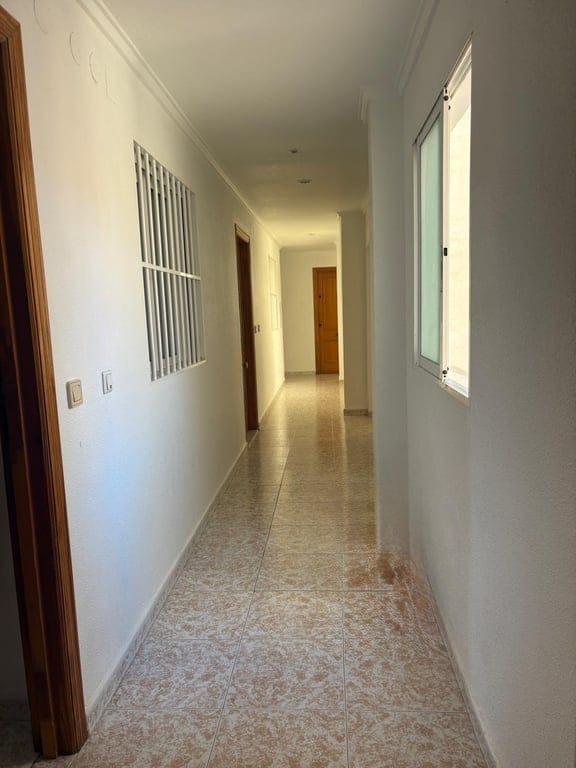 Apartamento en venta de 2 dormitorios en Torrevieja, Alicante. - Foto 32