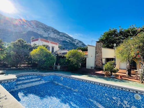 Denia. Villa in good area to renovate for sale