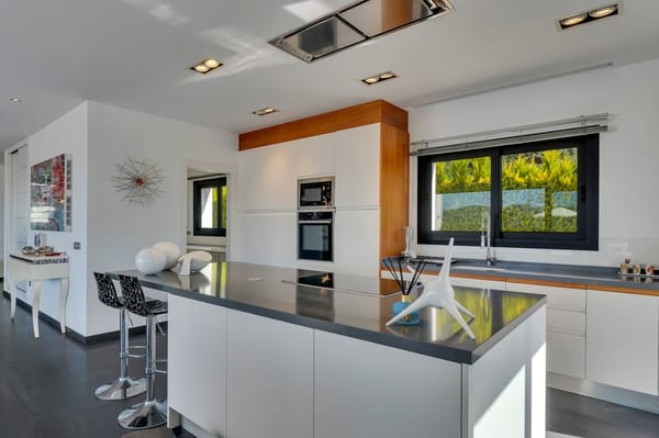 Exclusiva villa moderna con impresionantes vistas abiertas en una demandada zona de Jávea - Foto 22