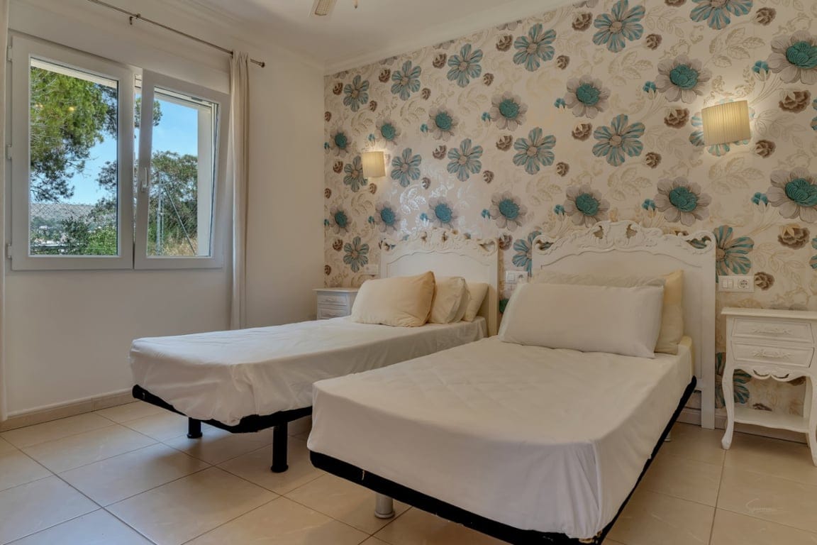 Villa met vrij uitzicht in een rustige omgeving dicht bij het centrum van de stad Jávea - Foto 26