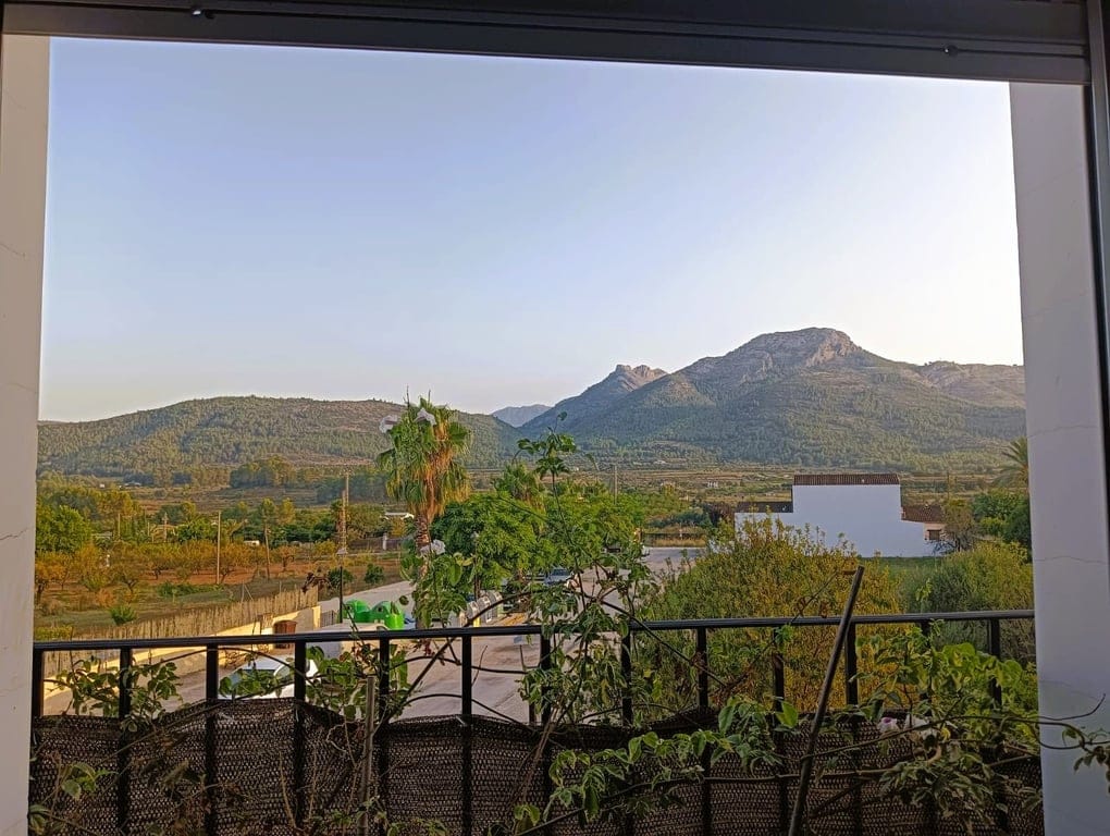 Charmante geschakelde woning met privé garage en een groot terras in het hart van Alcalalí. - Foto 10