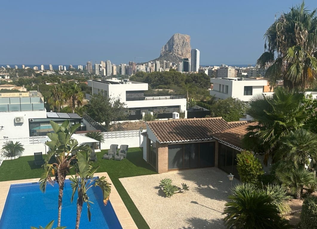 Rare Estate in Calpe: Renovated Luxury Villa + Guest House on a Massive 2,100 m² Plot! - Foto 3