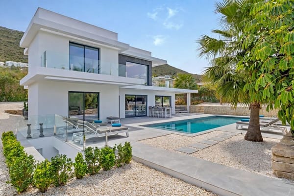 ¡Espectacular villa (2023) con privacidad y materiales de alta calidad! - Foto 8
