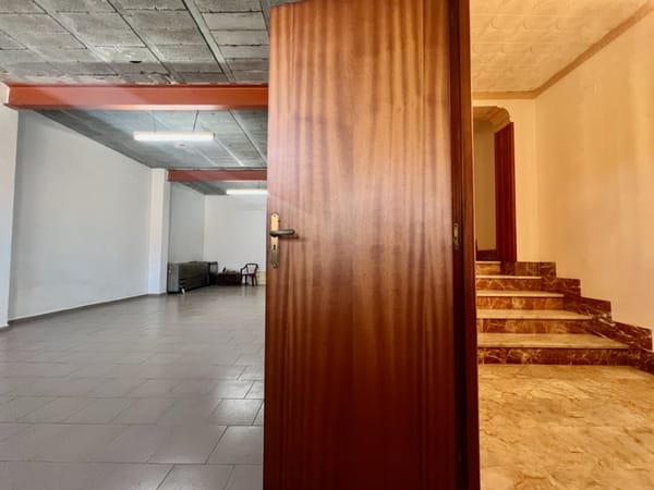 Magnífica casa con garaje para varios vehículos - Foto 34