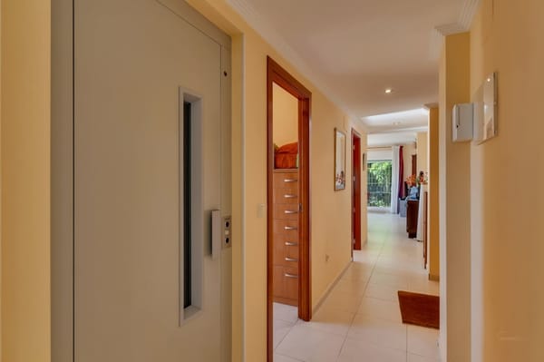 Fünfzimmerwohnung mit großem Garten in einer privilegierten Lage in Jávea. - Foto 28