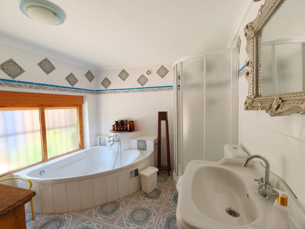 Farm in Castell de Castells for sale with 5 bedrooms, pool, and large land. - Foto 25