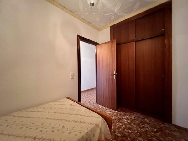 Magnífica casa con garaje para varios vehículos - Foto 15