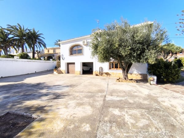 Villa zum Verkauf im Herzen der Altstadt von Javea mit Meerblick und privatem Grundstück - Foto 2