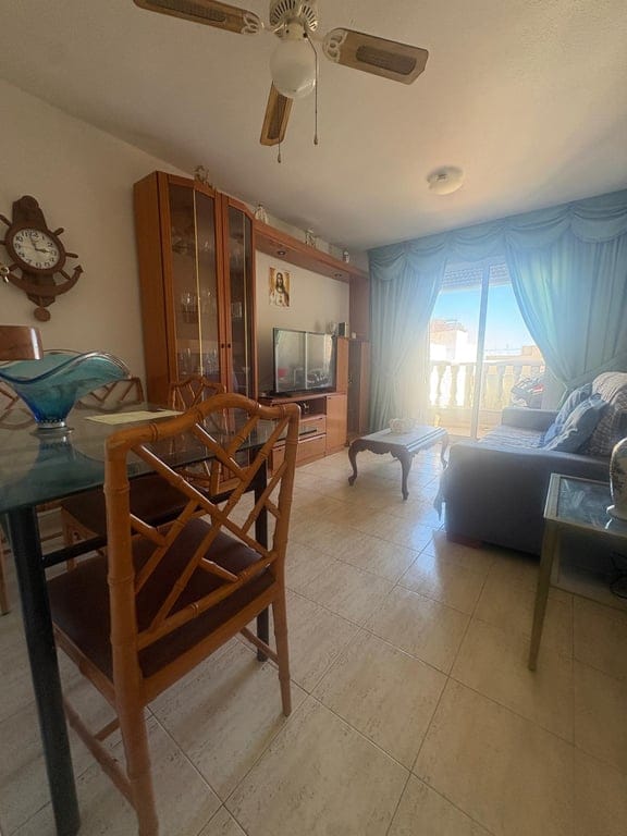 Apartamento en venta de 2 dormitorios en Torrevieja, Alicante. - Foto 13