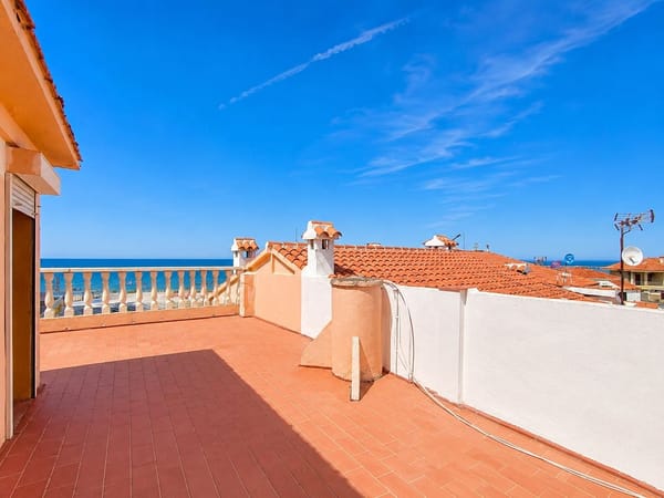Adosado de 4 dormitorios y vistas al mar en Les Deveses, Dénia - Foto 4