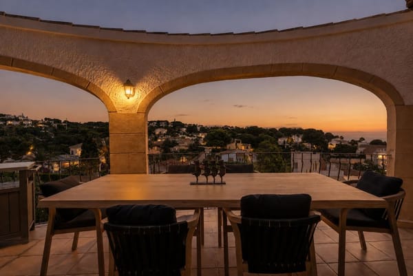 Excepcional propiedad en una exclusiva zona con vistas panoramicas al mar - Foto 47