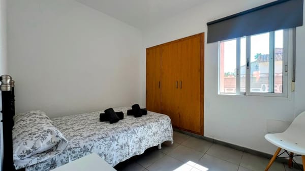 Elegante apartamento de 3 habitaciones con terraza y parking a solo 250 m de la playa. - Foto 14